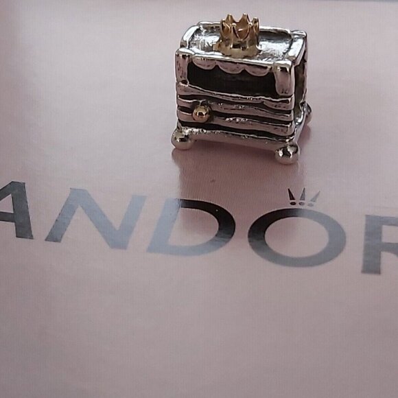 Auth Pandora *RETIRED* Sterling Silver & 14k Princess and the Pea Charm 790320 - Picture 5 of 15